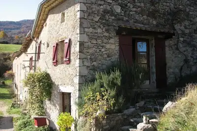 Image de Ancienne ferme \"Les Granges\" avec une vue splendide sur les champs et les montagnes