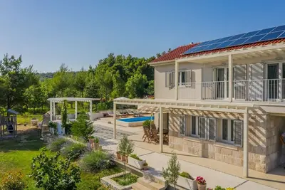 Image de Villa Donari avec piscine privée, écologique