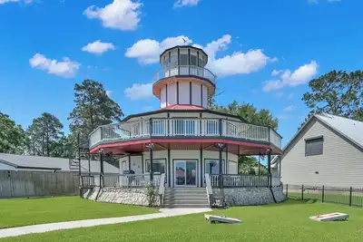 Image de Restez au phare emblématique sur le lac