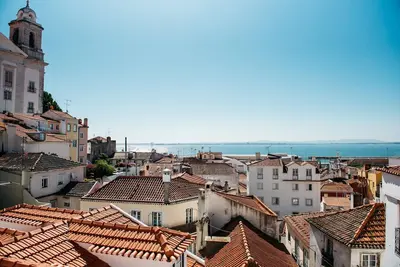 Image de Nouveau! Vue sur la rivière âme portugaise Alfama I