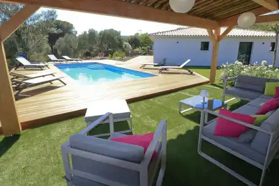 Image de Villa récente, piscine chauffée, 900 m de la mer