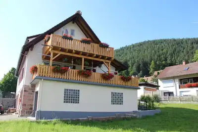 Image de Ferienwohung situé au centre surplombant Mitteltal.