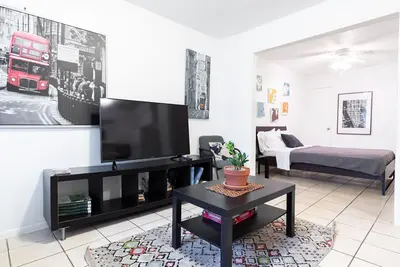 Image de Nouvelle liste! Thrifty & Functional 2Bd / 1Bth Apt près de Aus & DownT