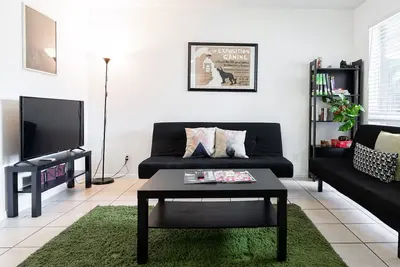 Image de Nouvelle liste! Thrifty & fonctionnelle Private 2bd - Tellement de lits!