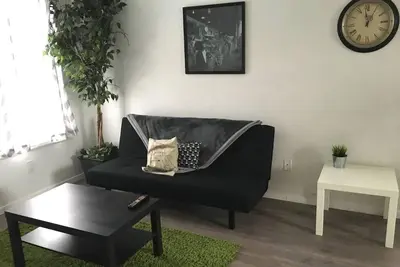 Image de Nouvelle liste! Thrifty & Functional 2bd apt privé - Aus et Dt