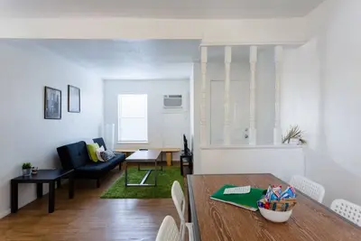 Image de Nouvelle liste! 2 ch simples et confortables près du centre ville / Aus