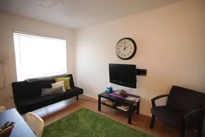 Image de Nouvelle liste! Thrifty & Function 1bd Apt près d'Aus et du centre-ville