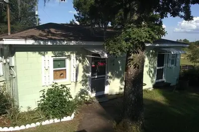 Image de Escapade d'automne tranquille près de la rivière Savannah