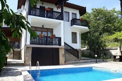 Image de Holly - Quiet guest house with seaview and a pool