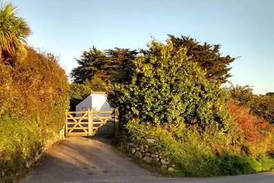 Image de Godolphin Cottage, une escapade en famille au bord de la plage - Dog Friendly