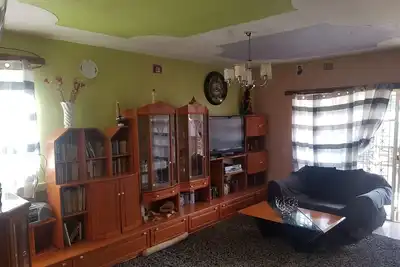 Image de Bungalow sécurisé serein dans un quartier convivial