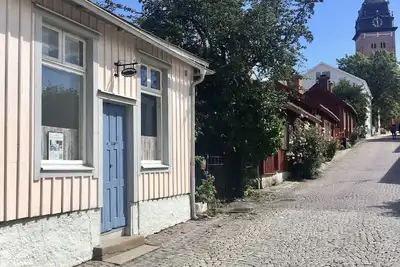 Image de Guest house Gyllenhjelmsgatan dans le centre de Strängnäs à côté de la cathédrale