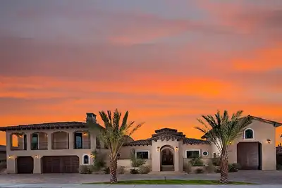 Image de 12bd / 12ba Luxe, Désert, Fermé, Domaine privé, Rivière-Piscine, Spa, Tennis partagé