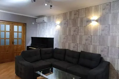 Image de Appartement dans la vieille ville de Tbilissi avec vue sur le mont Mtatsminda et \"Tbilisi Yards\"