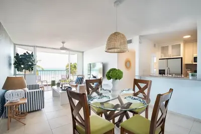 Image de Pal Mar<br> Appartement 2 chambres 2 salles de bain avec une touche tropicale