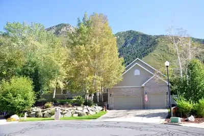 Image de Retraite de montagne spacieuse, à 15 minutes de ski de classe mondiale à Alta & Snowbird