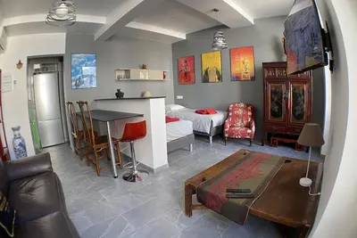 Image de Sta2*** à 6 min du Palais des congrès et 200m Mer. Idéal pour les Congres