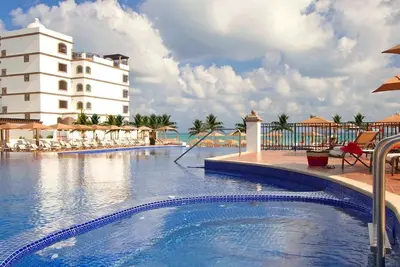 Image de Villa de luxe de 3 unités dans la station balnéaire la mieux cotée de la Riviera Cancun - 50% de vente