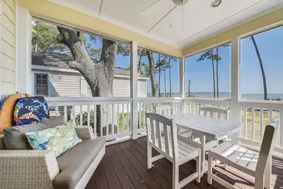 Image de Ocean Friends & Family Retreat - Panier compris