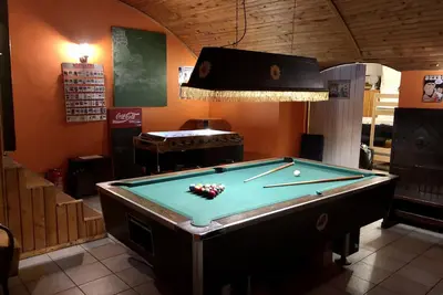 Image de Sous-sol entier ancien pub 4 cerf