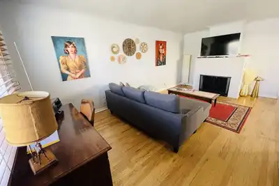 Image de Superbe, privé, confortable, propre et proche de Edo