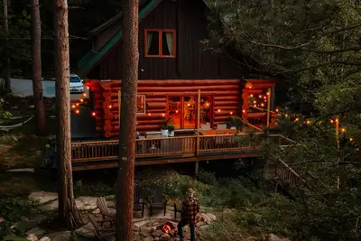 Image de The Wood House-- Scandinavian log cabin in Muskoka