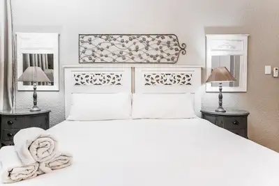 Image de Charmant appartement privé d'une chambre dans le centre de Stellenbosch