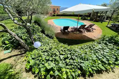 Image de Spoleto Tranquilita + Piscine. Sleeps 20. Spoleto Centre 15 Mins