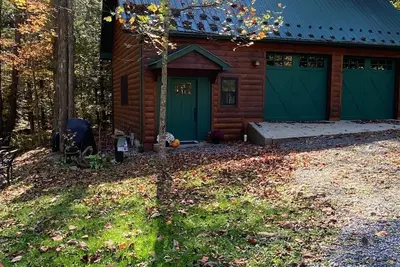 Image de Cadre calme, idéal pour Penn State Football, Fern Hill Weddings, Trout Fishing!