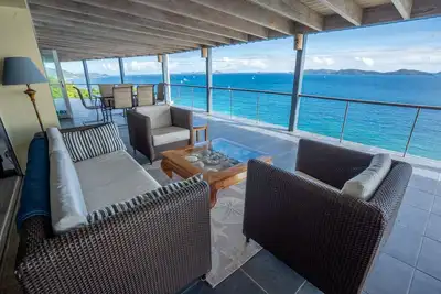 Image de Vues à couper le souffle, jacuzzi, maison à aire ouverte, à 5 min de Nanny Cay Beach & Bar