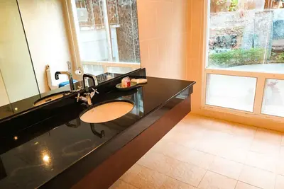 Incroyable valeur énorme appartement de 2 chambres à Karon