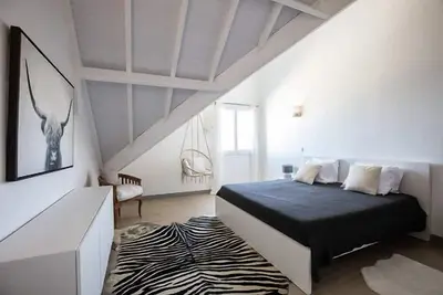 Image de Magnifique grand appartement sur La Place du Village