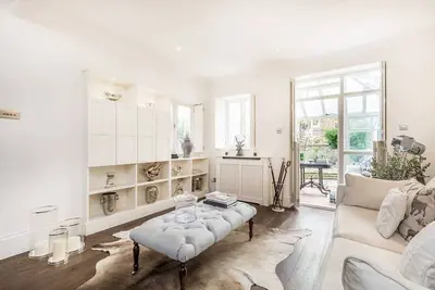 Image de 2Bed sophistiqué avec conservatoire près de Notting Hill