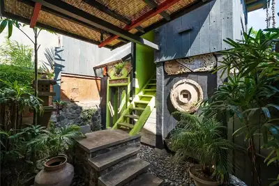 Image de Karangasem Cottage sur le front de mer à 3 étages