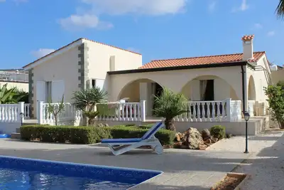Image de Villa spacieuse de 3 chambres, avec piscine privée