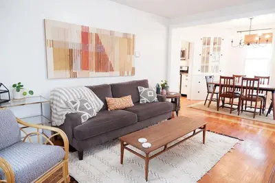 Image de Blue Door Farmhouse, 2 Beds (Centre-ville près de Usc, Vista, Fort. Jackson)