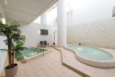 Image de Espace luxueux et spacieux, espace spacieux en étage élevé 203