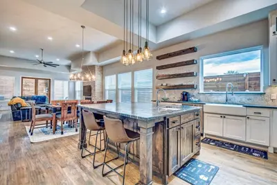 Image de Brand New 9 Bed Home 5 minutes de Greenville & Dt