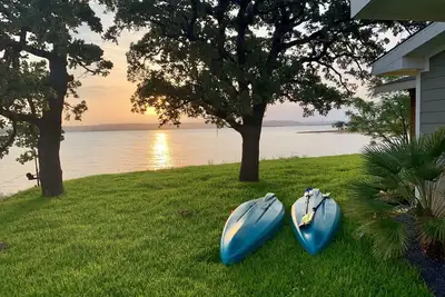 Image de Escapade d'hiver | Peaceful Lakehouse | Cheminée et foyer | Conviviale et familiale