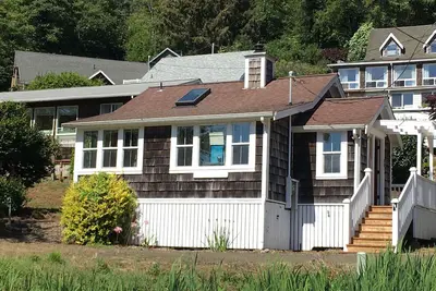 Image de Cottage intime et romantique dans un quartier calme. Dog Friendly demander des détails.