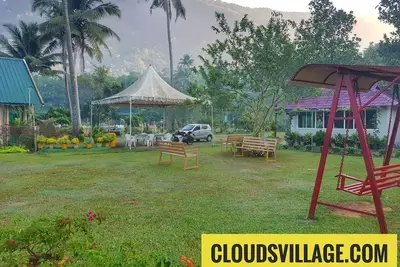 Clouds Farm Village Resort dans Manjakunnel Farm House
