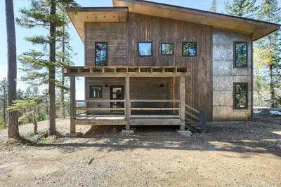 Image de Nouvelle cabine unique avec une vue imprenable sur les Black Hills et le bain à remous!