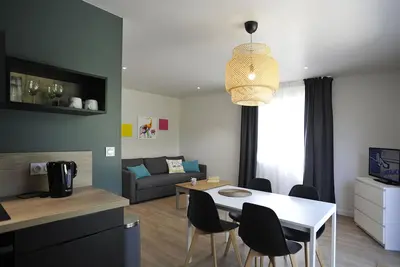 Image de Appartement - Charme Et Confort - Avec Terrasse  Dans RÉSIDENCE Au Calme  Jonzac