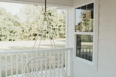 Image de Spacious Clean 2 Bdrm Home minutes to Beale St