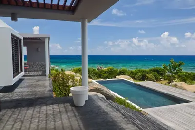 Image de Villa moderne en bord de mer, piscine, vue à 180º sur l'océan, 3br, 3. 5ba