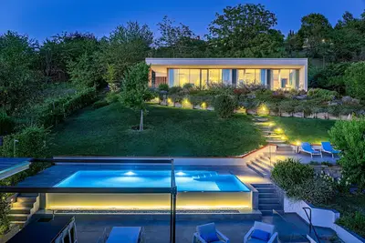 Image de Villa Anna luxe et piscine privée à Alba