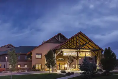 Image de Glacier Canyon Resort avec accès gratuit à WaterParks et autres commodités