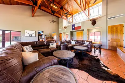 Image de Superbe Ranch de 400 acres près d'Austin et de Cota