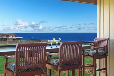 Image de Profitez de la vue sur l'océan et la brise de votre Lanai à Makahuena # 4305