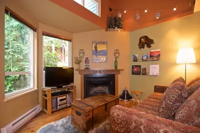 Image de Maison de ville confortable de 1 chambre à coucher dans Gondola Village, à 100 mètres des remontées mécaniques de Creekside